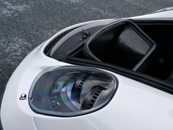 От Gemballa са направили характерни промени, както във външния вид...